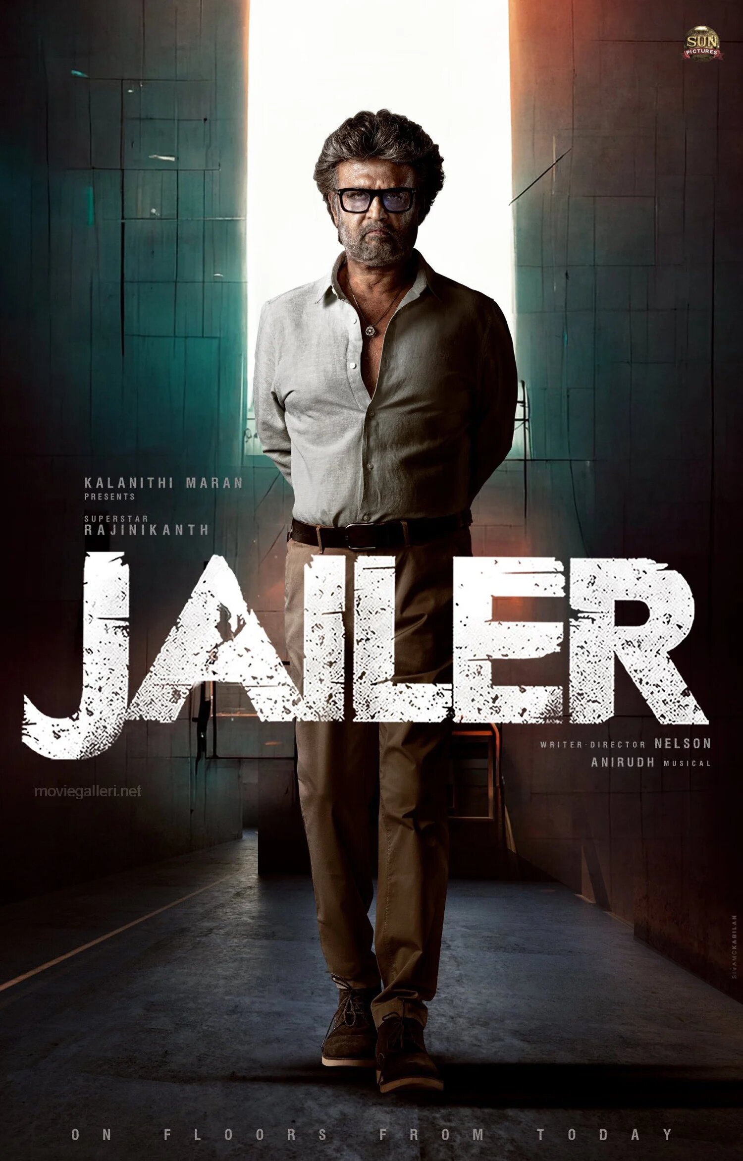 Thalaivar Rajinikanth's Jailer releases in theatres: Fans burst crackers, dance to the beat of dhol, offer milk to actor's poster; Check out Twitter review and more - Vimarsana News