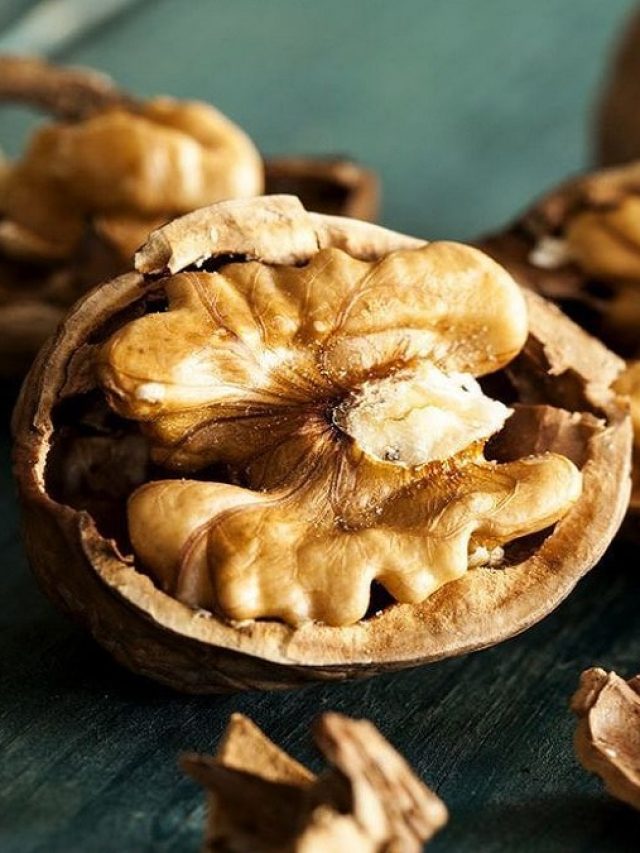 রোজ সকালে খান ভেজানো আখরোট, রোগ কাছে ঘেঁষবে না