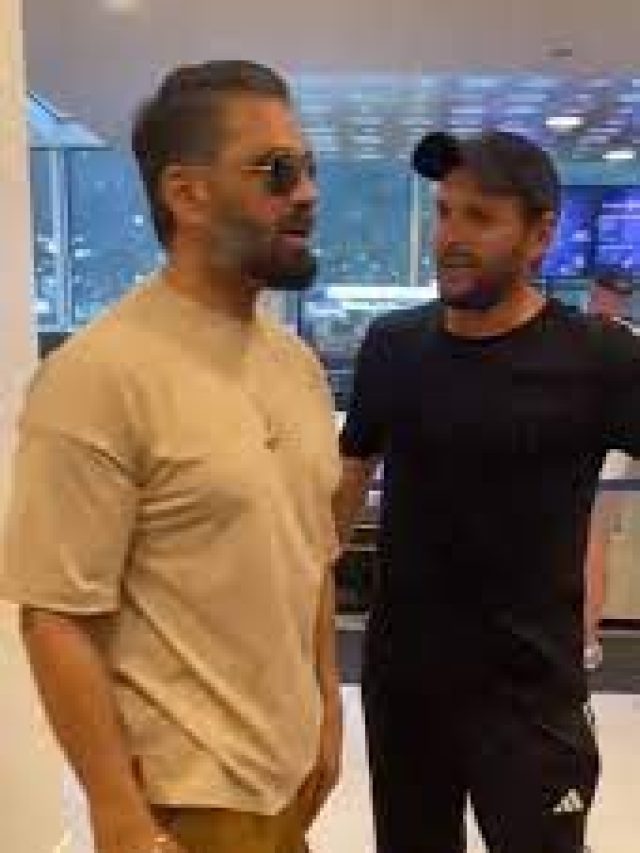 আফ্রিদি-কন্যাদের সঙ্গে সাক্ষাৎ, পাকিস্তানিদের মন জয় সুনীলের