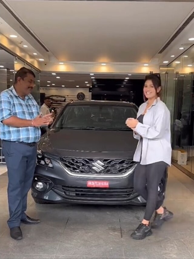 ‘कच्चा बादाम’ गर्ल ने पिता को गिफ्ट की ब्रांड न्यू कार, दिया खास मैसेज