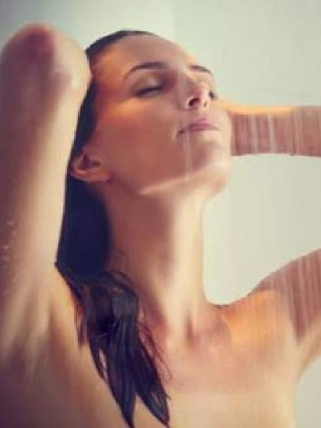 সকাল না রাত, স্নানের সেরা সময় কোনটা?