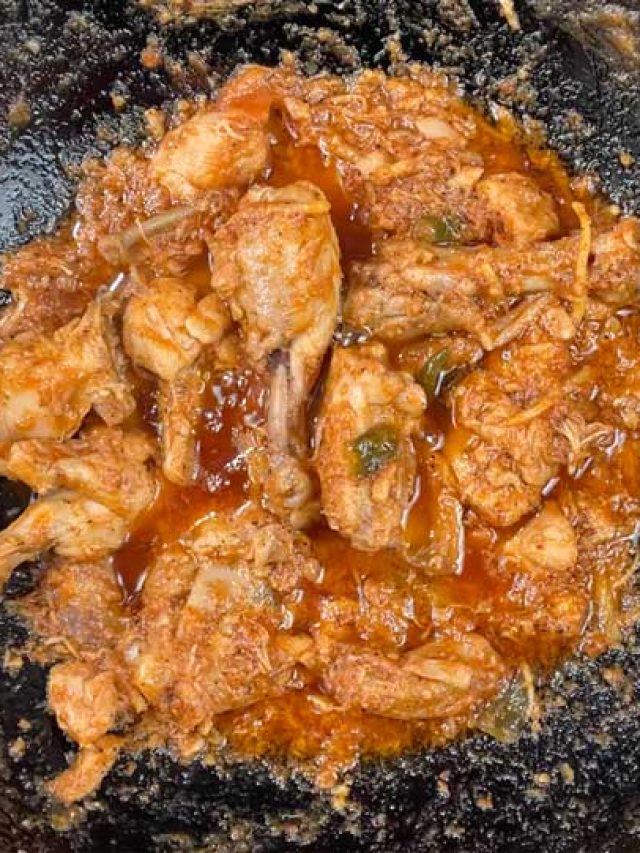 চিকেন ধাবা কারি! রুটির সঙ্গে জমবে সহজ এই রেসিপি