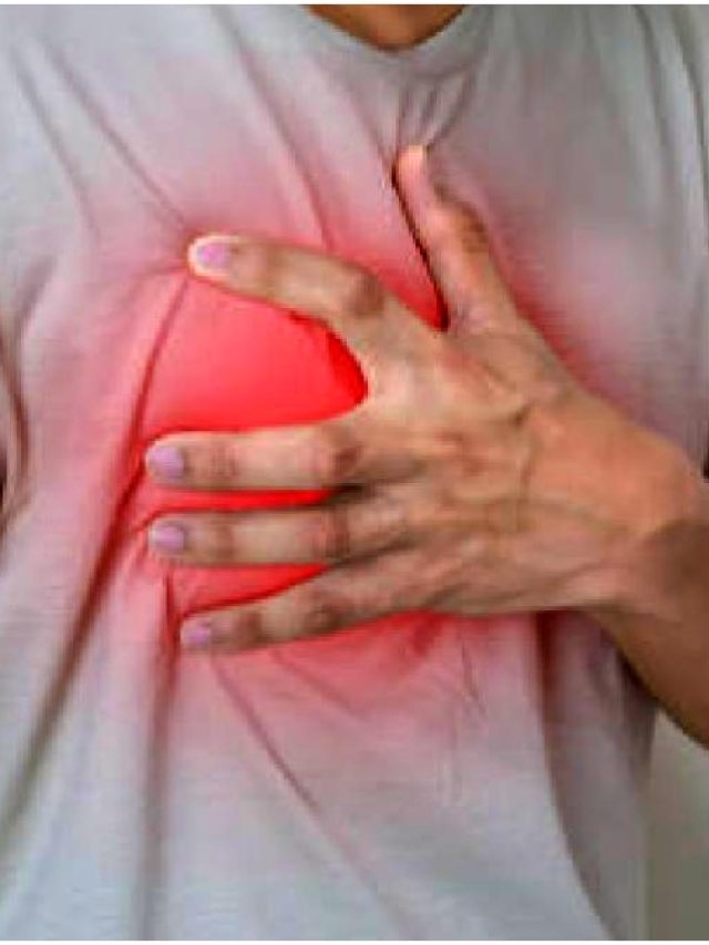 ভুলেও খাবেন না এসব খাবার, হতে পারে হার্ট অ্যাটাক