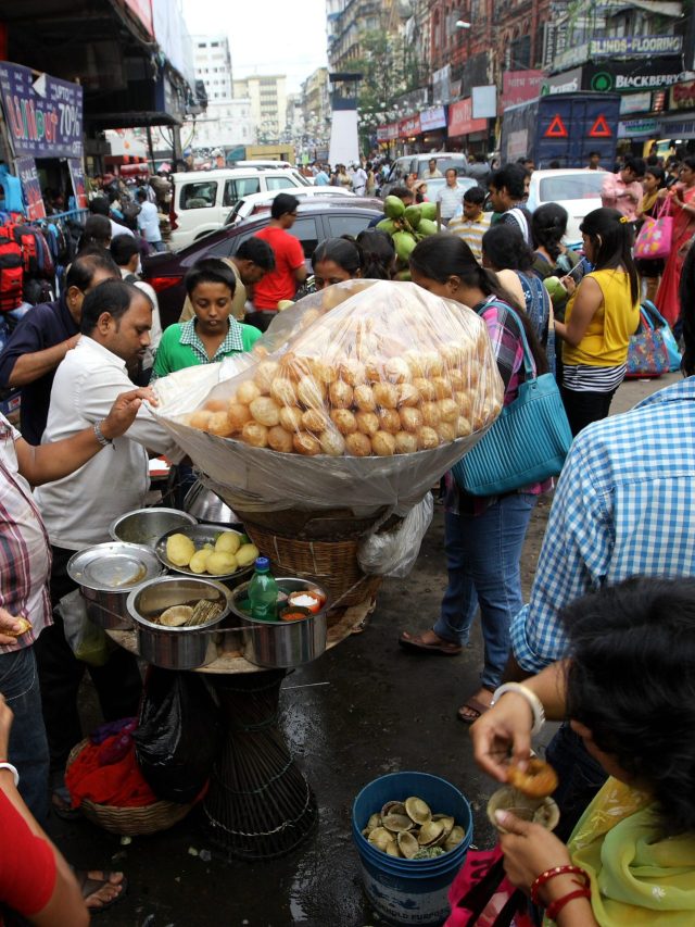 কলকাতার সেরা ফুচকা পাওয়া যায় কোন দোকানে?