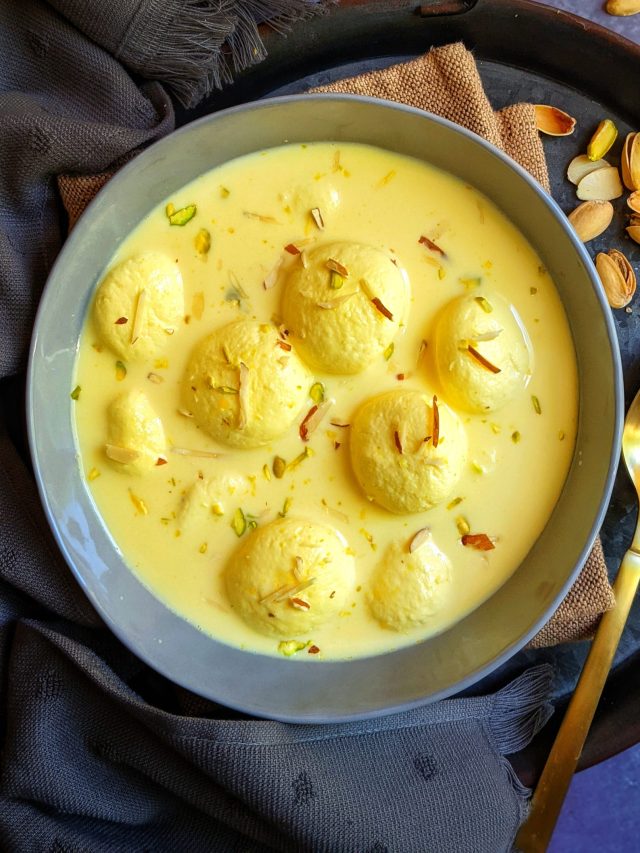 ডিম দিয়ে এভাবে বানান রসমালাই, মুখে লেগে থাকবে