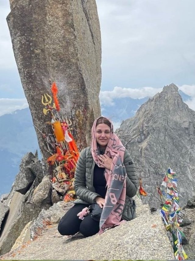 जहां सांस लेना भी मुश्किल, महादेव के उस धाम पहुंचीं एक्ट्रेस, Video देख खड़े होंगे रोंगटे