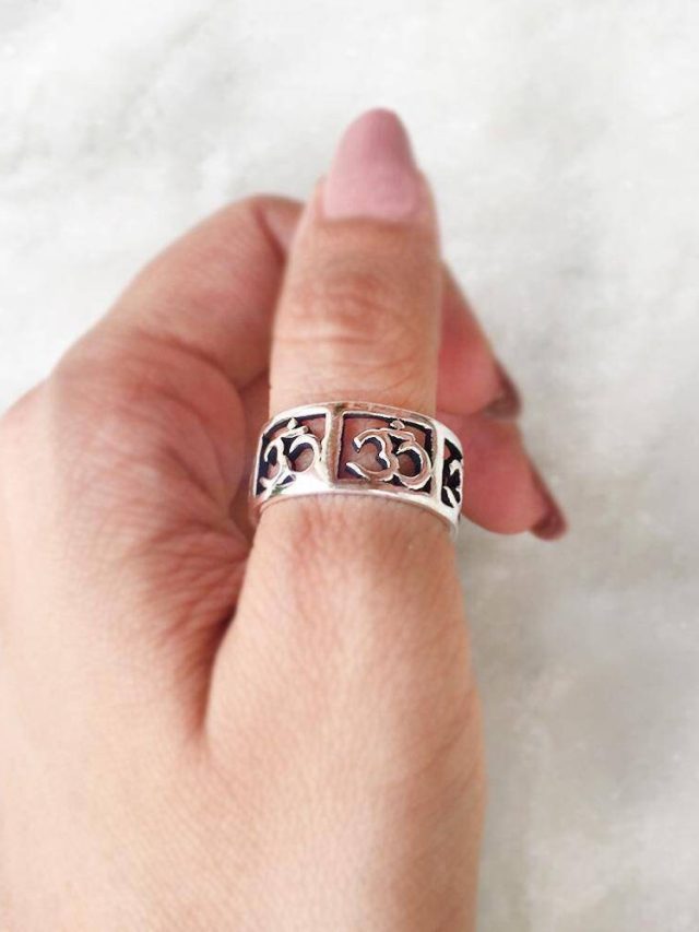 রুপোয় বদলাবে ভাগ্য! কীভাবে পরলে আপনার জন্য শুভ হবে?