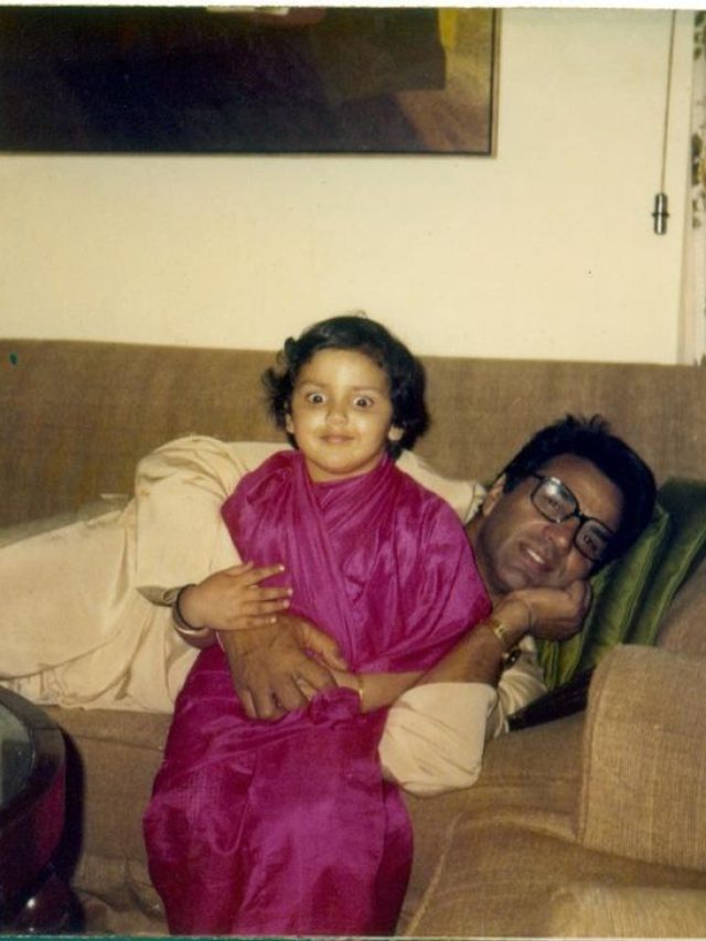 ईशा को सताई पापा धर्मेंद्र की याद, गोद में बैठी आईं नजर, Photo