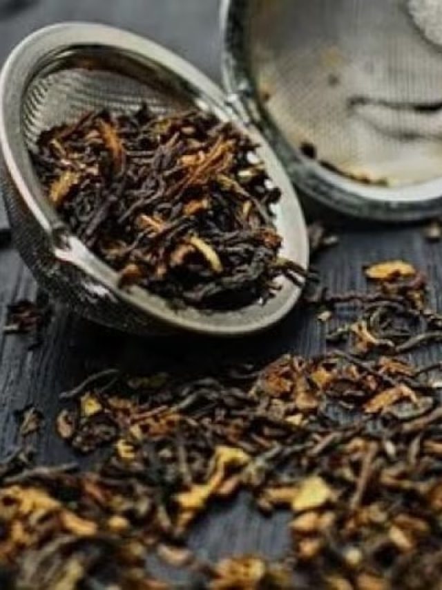 ব্যবহার করা চা পাতা ফেলে দিচ্ছেন? লাগতে পারে ৫ কাজে