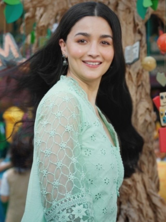 बेटी से दूर नहीं रह सकतीं आलिया, स्टूडियो में बनवा लिया पूरा शहर