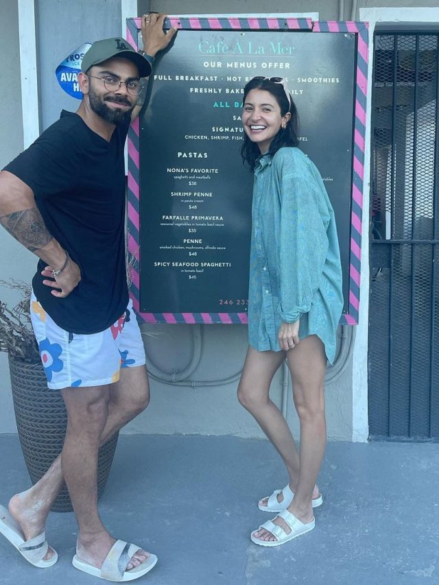 विराट-अनुष्का हुए इस रेस्टोरेंट से इम्प्रेस, मेन्यू बोर्ड के सामने खड़े होकर शेयर की पोस्ट