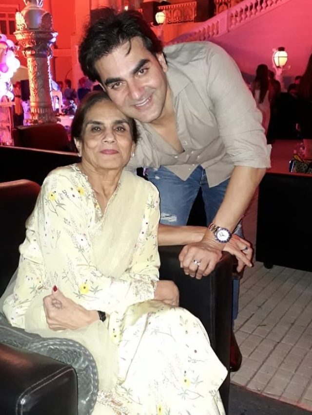 दोनों बीवियों संग कैसे हैं सलीम खान के रिश्ते? अरबाज बोले- तीनों को अलग नहीं...