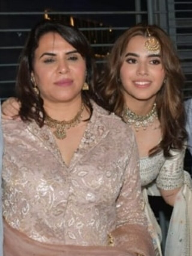 सालों पहले पहली पत्नी से टूटा अनुराग कश्यप का रिश्ता, बेटी की सगाई पर दिखे साथ