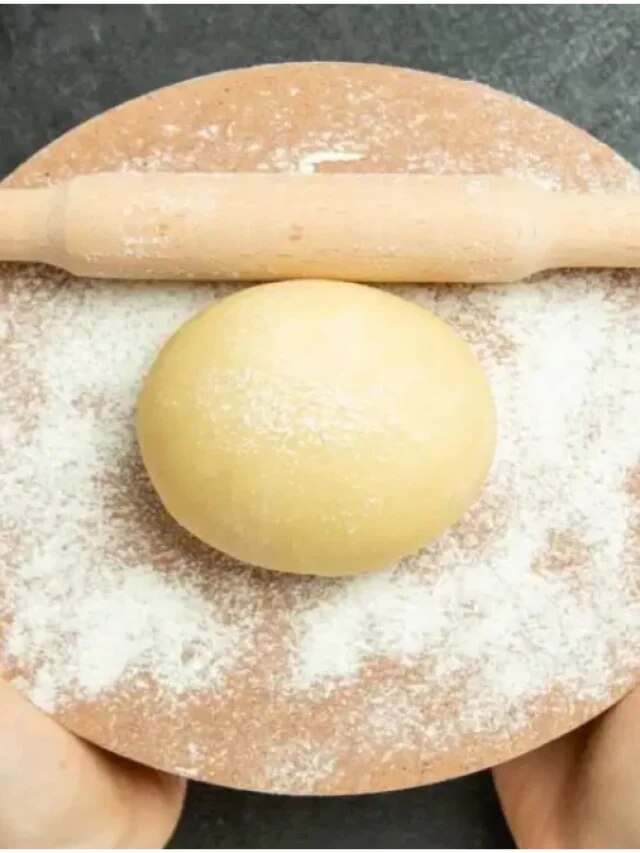 ফ্রিজে মেখে রাখা আটা আর হবে না কালো, এভাবে করুন স্টোর