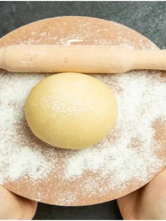 ফ্রিজে মেখে রাখা আটা কালো হয়ে যায়, সঠিক উপায় কী?