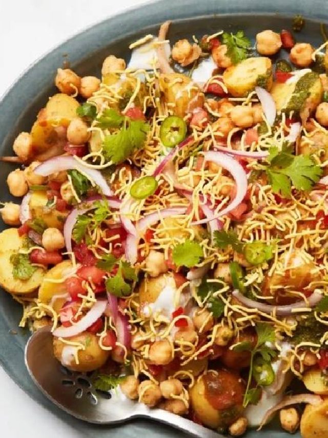 খিদে পেলেই চপ-রোল, পেট ভরান হেলদি বাদাম চাটে