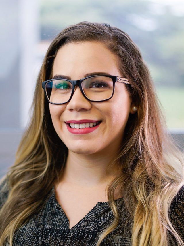 চশমার কাচের দাগ-ছোপ তোলার এটাই সহজ উপায়, অনেকেই জানে না