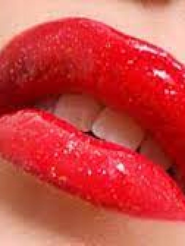 আকর্ষণীয় ঠোঁট পেতে করুন এই ৭ কাজ, খরচ খুব কম