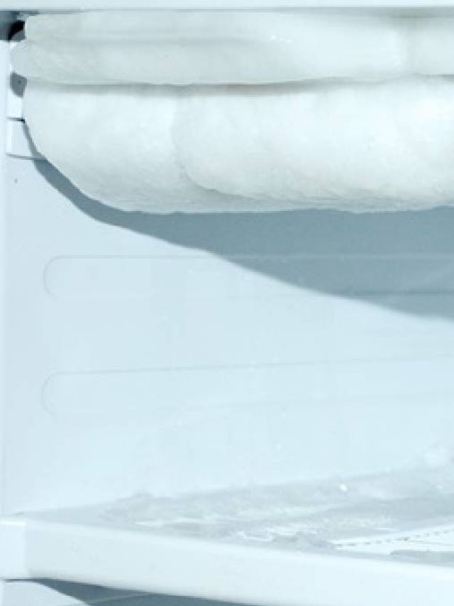 ডিপ ফ্রিজে বরফ জমেছে? সহজে পরিষ্কার করুন এভাবে