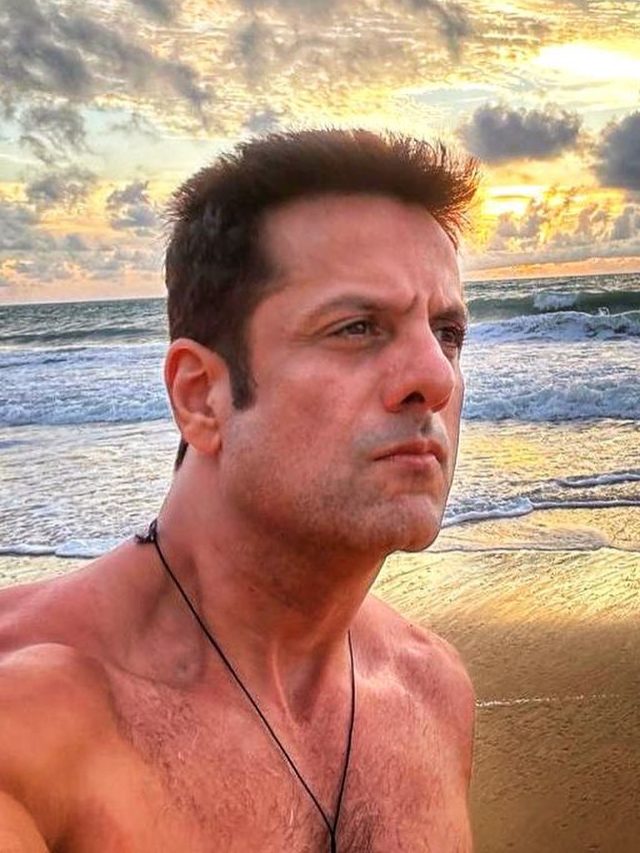 फरदीन खान ने शेयर की 'डेडली' शर्टलेस फोटो, फैंस के उड़े होश