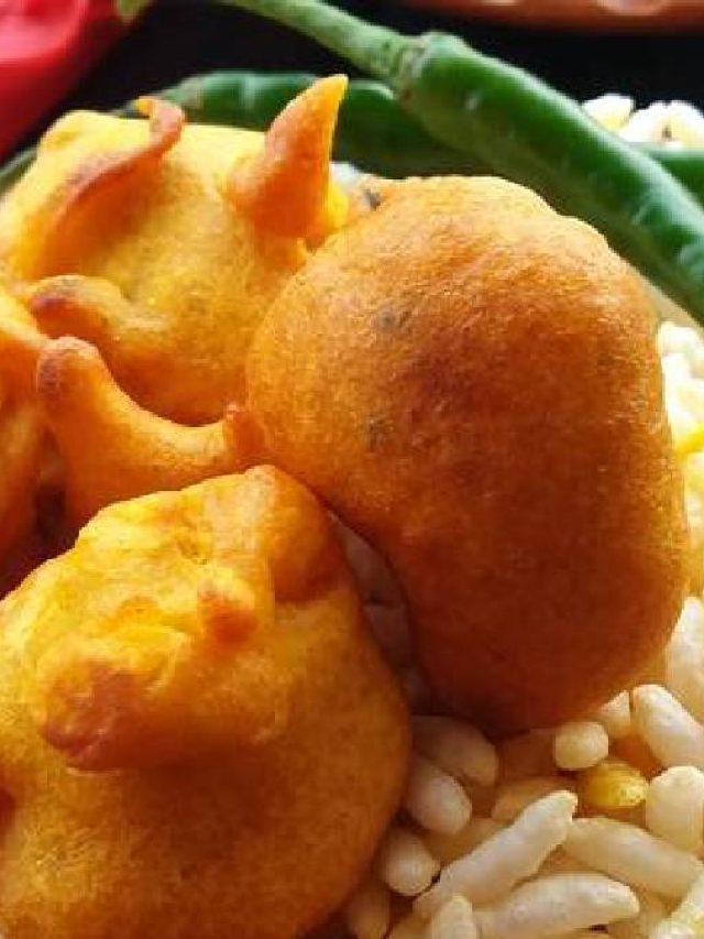 বর্ষার সন্ধ্যায় গরম গরম ফুলুরি, দোকানের মতো বাড়িতেই বানান সহজে