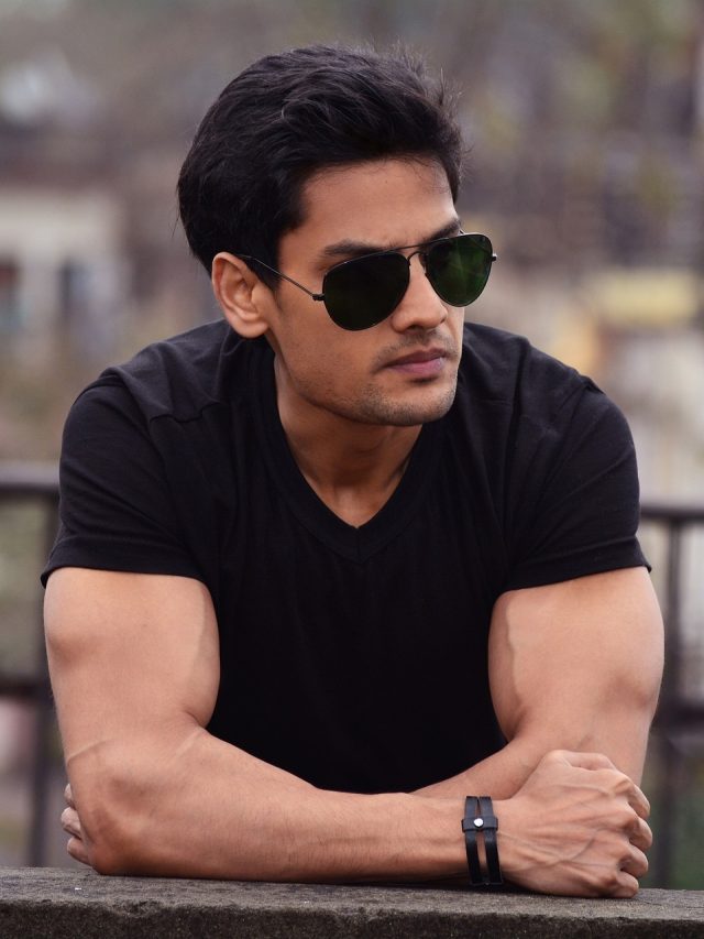 পুজোর আগেই বাইসেপ তৈরি হয়ে যাবে, রইল ট্রেনারের টিপস