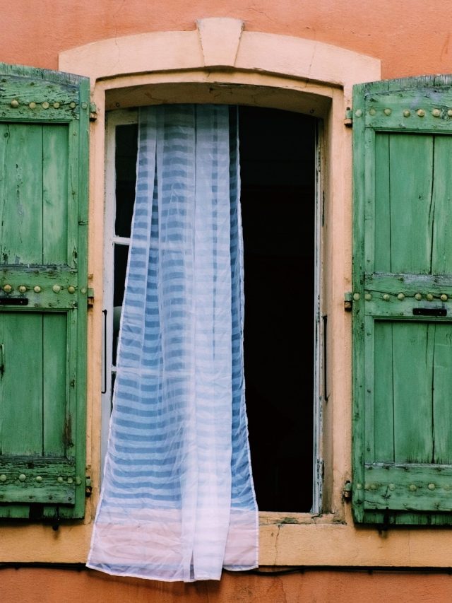 জেল্লা অটুট থাকবে, না ধুয়ে বাড়ির পর্দা পরিষ্কার করুন এভাবে