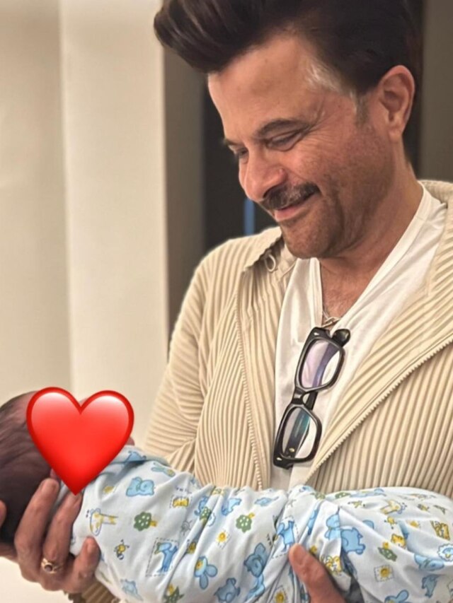 नाती को आशीर्वाद देने बेटी की ससुराल पहुंचे अनिल, मनाया पहला जन्मदिन