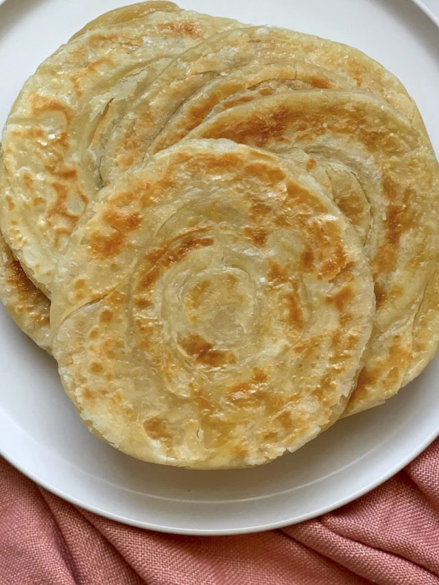 খোয়া ক্ষীরের পরোটা খেয়েছেন? রেসিপি রইল