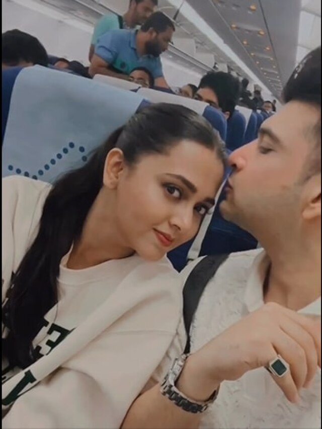 9 साल छोटी गर्लफ्रेंड के प्यार में एक्टर, फ्लाइट में हुआ रोमांटिक, किया Kiss