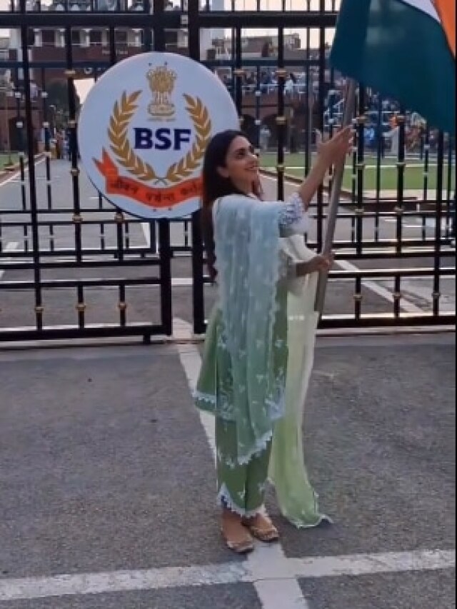 अटारी बॉर्डर पर कियारा ने लहराया 'तिरंगा', हुईं ट्रोल, यूजर्स बोले- ये खिलौना नहीं...
