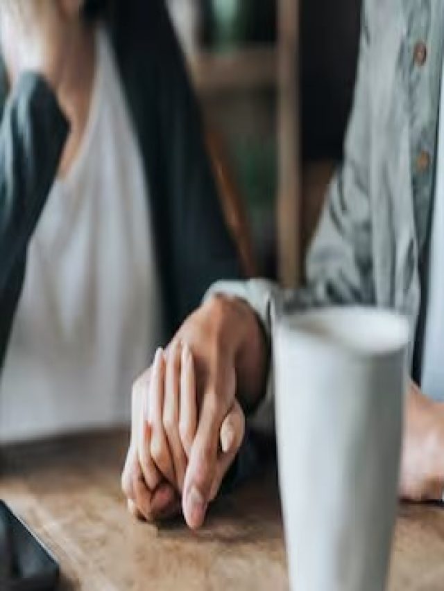 অল্প বয়সে সন্তান প্রেম করছে, জানতে পারলে আপনার কী করা উচিত?