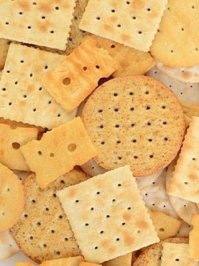 চায়ের সঙ্গী বিস্কুটের গায়ে ফুটো থাকে কেন?