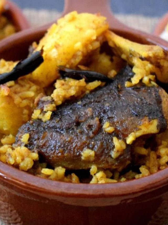 মাছের মাথা ফ্রিজে রয়েছে? বানিয়ে নিন সুস্বাদু মুড়িঘণ্ট