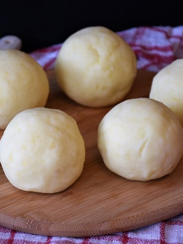 হাত ব্যবহার না করে ২ মিনিটে আটা মাখা যায়, কীভাবে?