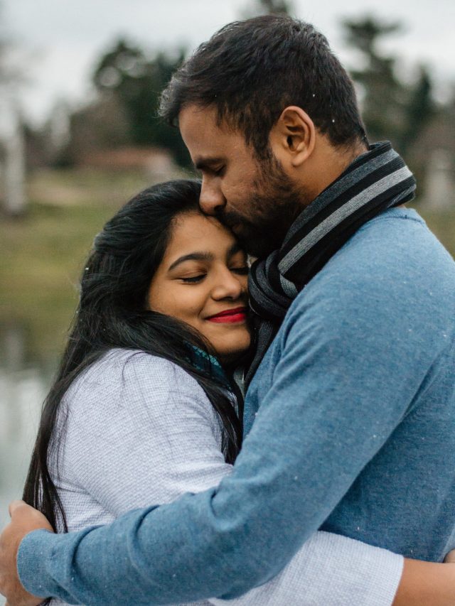 প্রিয়জনকে জড়িয়ে ধরলেই অলৌকিক উপকার, জানলে অবাক হবেন