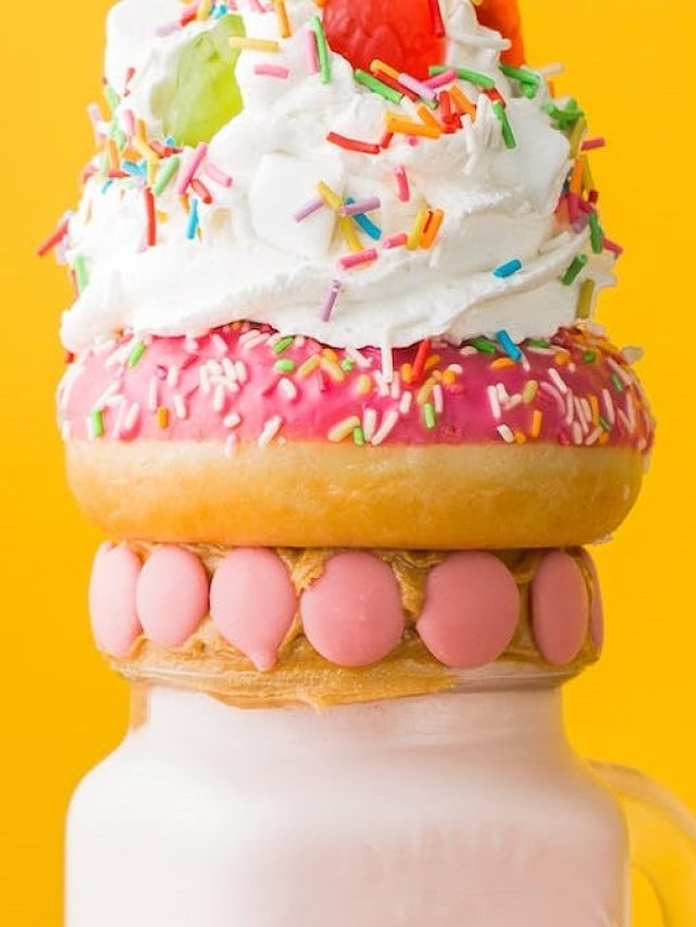 রাত বিরেতে আইসক্রিমের ক্রেভিং হয়? বাড়িতেই বানিয়ে রাখুন ফ্রুট আইসক্রিম