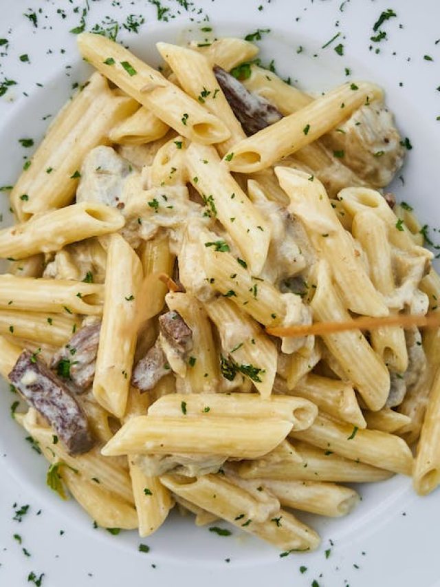 মাত্র ৩০ টাকায় বানান বড় হোটেলের মতো 'হোয়াইট সস পাস্তা'