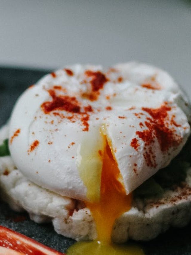 জলেই ভাজুন ডিম, এক ফোঁটা তেলও লাগবে না, শিখুন রেসিপি