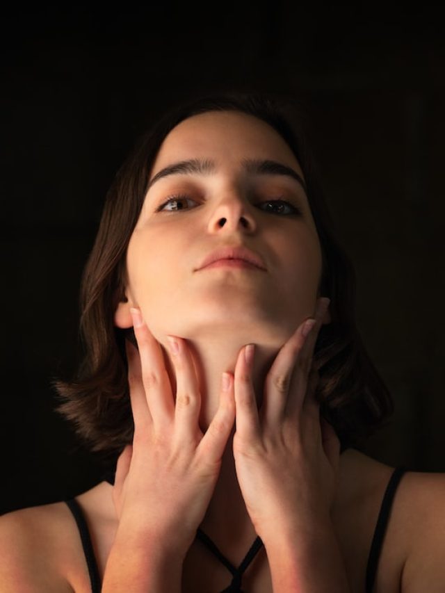 পিরিয়ডে ব্যাঘাত ঘটায় থাইরয়েড, হতে পারে বন্ধ্যাত্বও