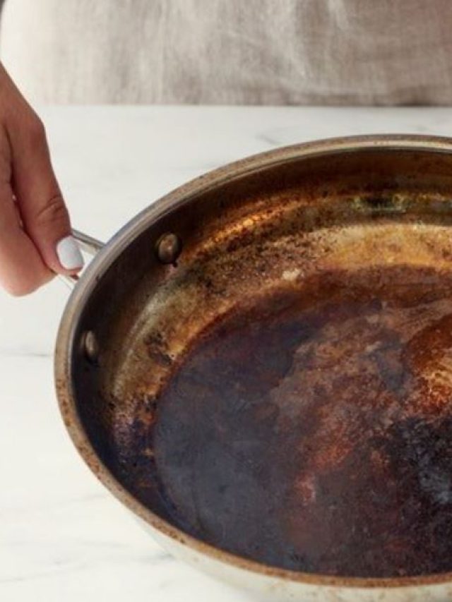 এক চান্সে বাসনের পোড়া দাগ তোলার টোটকা