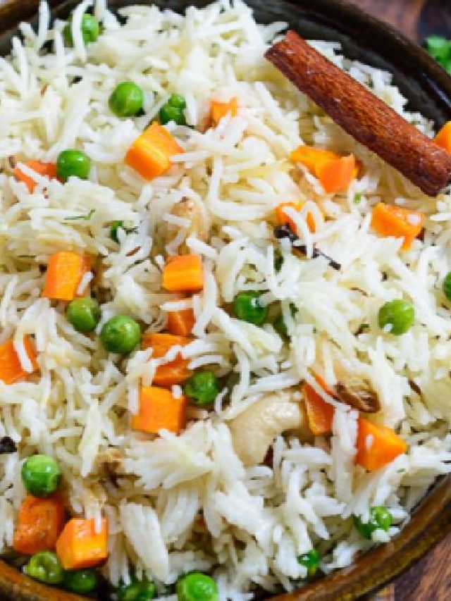 পোলাও করতে গিয়ে গলে গিয়েছে চাল, সামলান এভাবে