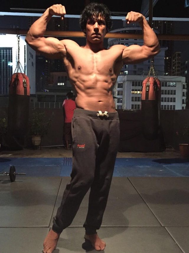 फिल्म के लिए घटाया 26 किलो वजन, क्या खाकर फिट रहते हैं रणदीप हुड्डा?