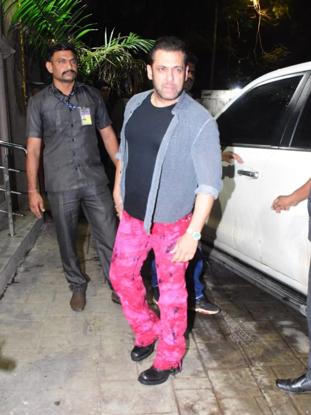 पिंक पैंट पहनकर भाई की बर्थडे पार्टी में पहुंचे सलमान, यूजर्स बोले- भाई बार्बी बने हैं आज