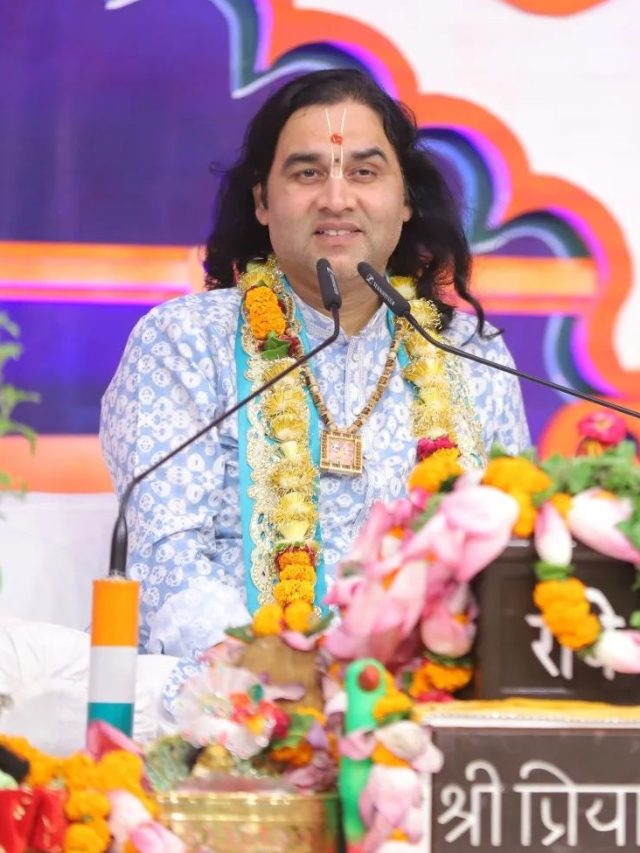 सपने में काला सांप दिखे तो क्या है इसका मतलब? कथावाचक देवकीनंदन ठाकुर ने बताया