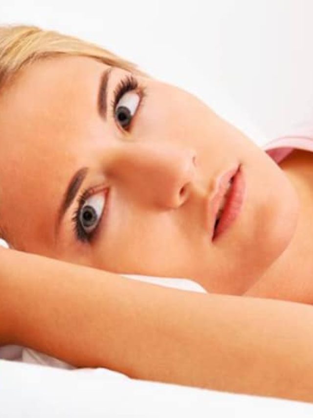 ঘুম হয় না? অবসাদ, ভিটামিন D-এর অভাব নয় তো, যা করবেন