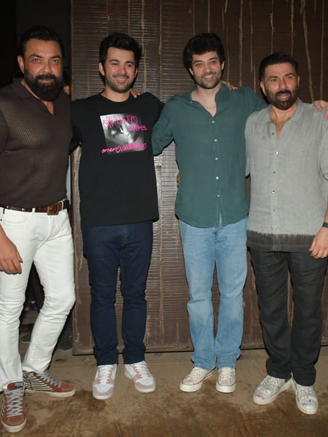 गदर 2 की ताबड़तोड़ कमाई, बेटों ने सनी की सक्सेस का मनाया जश्न, बॉबी भी दिखे साथ