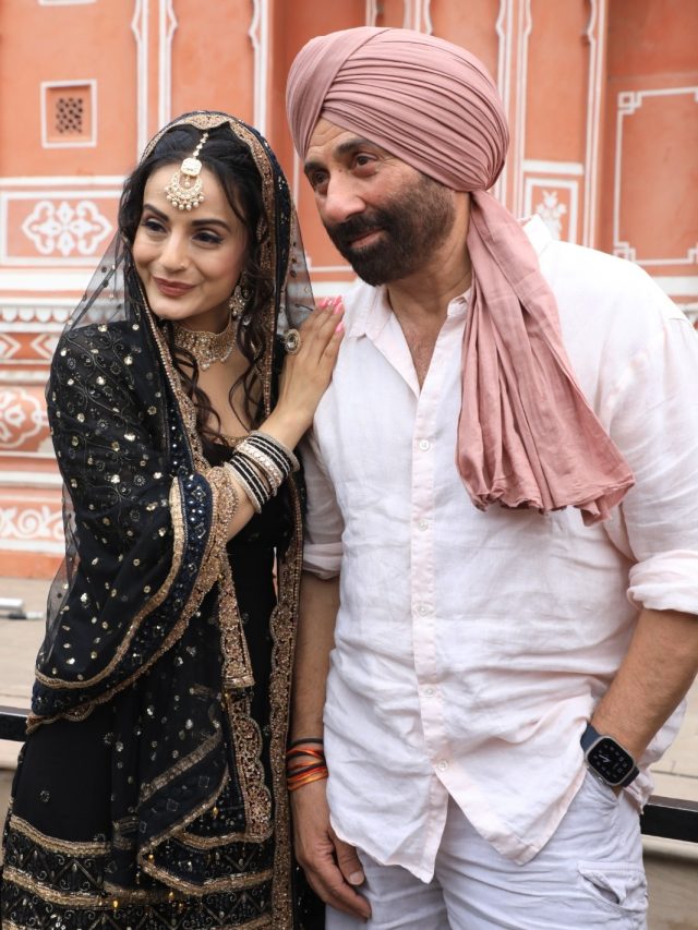 जयपुर की सड़कों पर तारा सिंह-सकीना का 'गदर', देखकर बेकाबू हुए फैंस