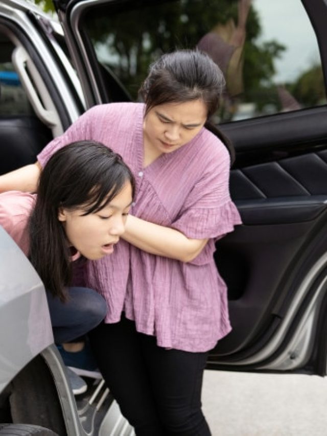 বাসে-গাড়িতে চাপলেই গা পাক-বমি ভাব? এসব টিপস কাজে দেবে