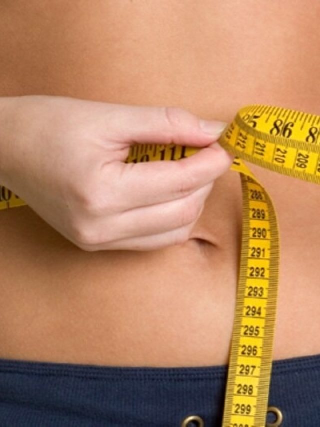 পুজোর আগে কোমর হবে ২৬ ইঞ্চি, এই জল খাওয়া শুরু করুন